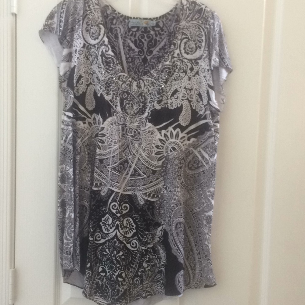 FINAL MARKDOWN Ladies unity world wear top large